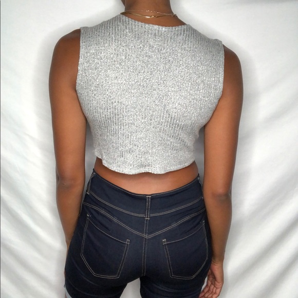 3/$15 Gray crop top sleeveless abound L Knit shirt - Picture 3 of 3